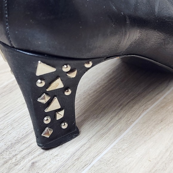 Stuart Weitzman Shoes - Vintage Stuart Weitzman Black Pumps Shoes Heels W Silver Detail Size 6.5